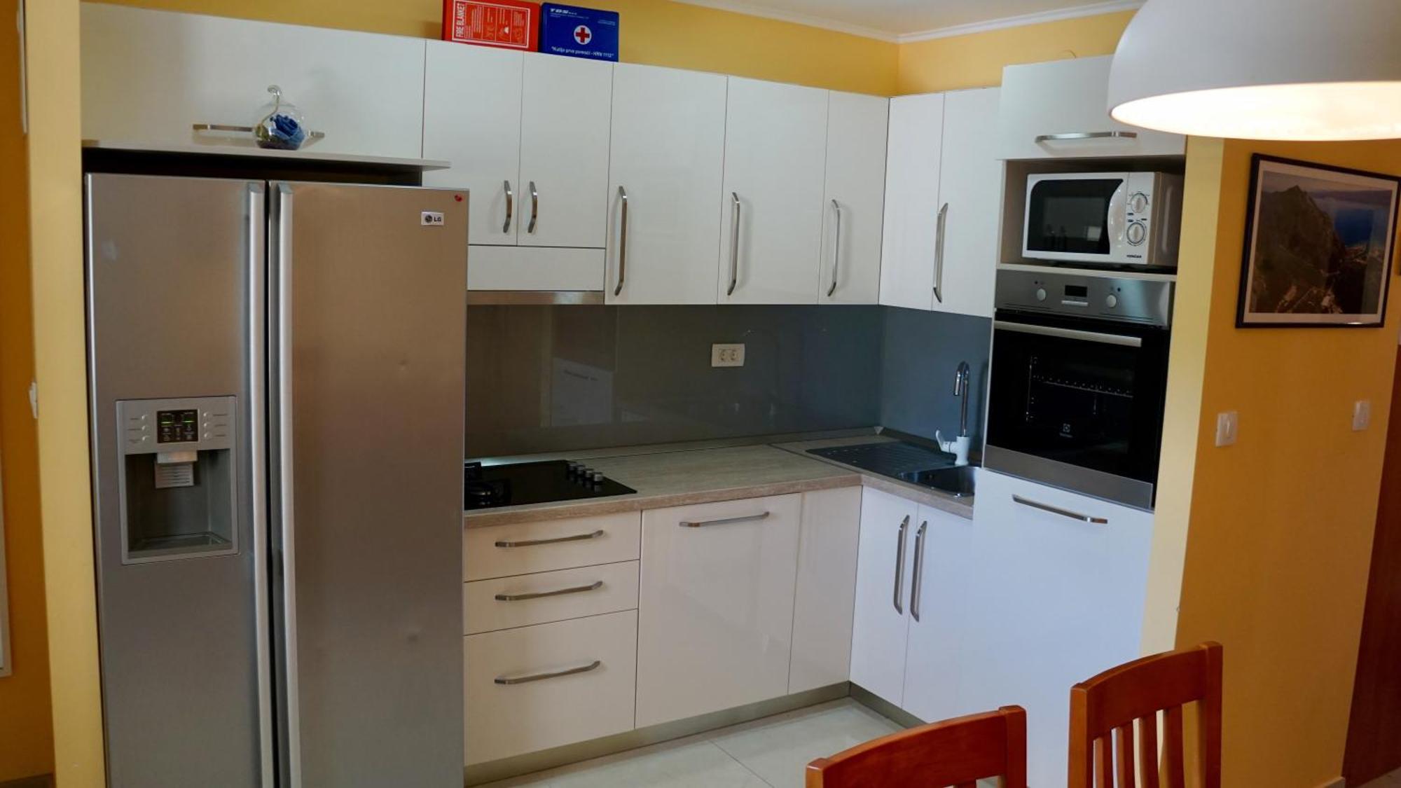 Apartments Niksa Kastelan Омиш Экстерьер фото