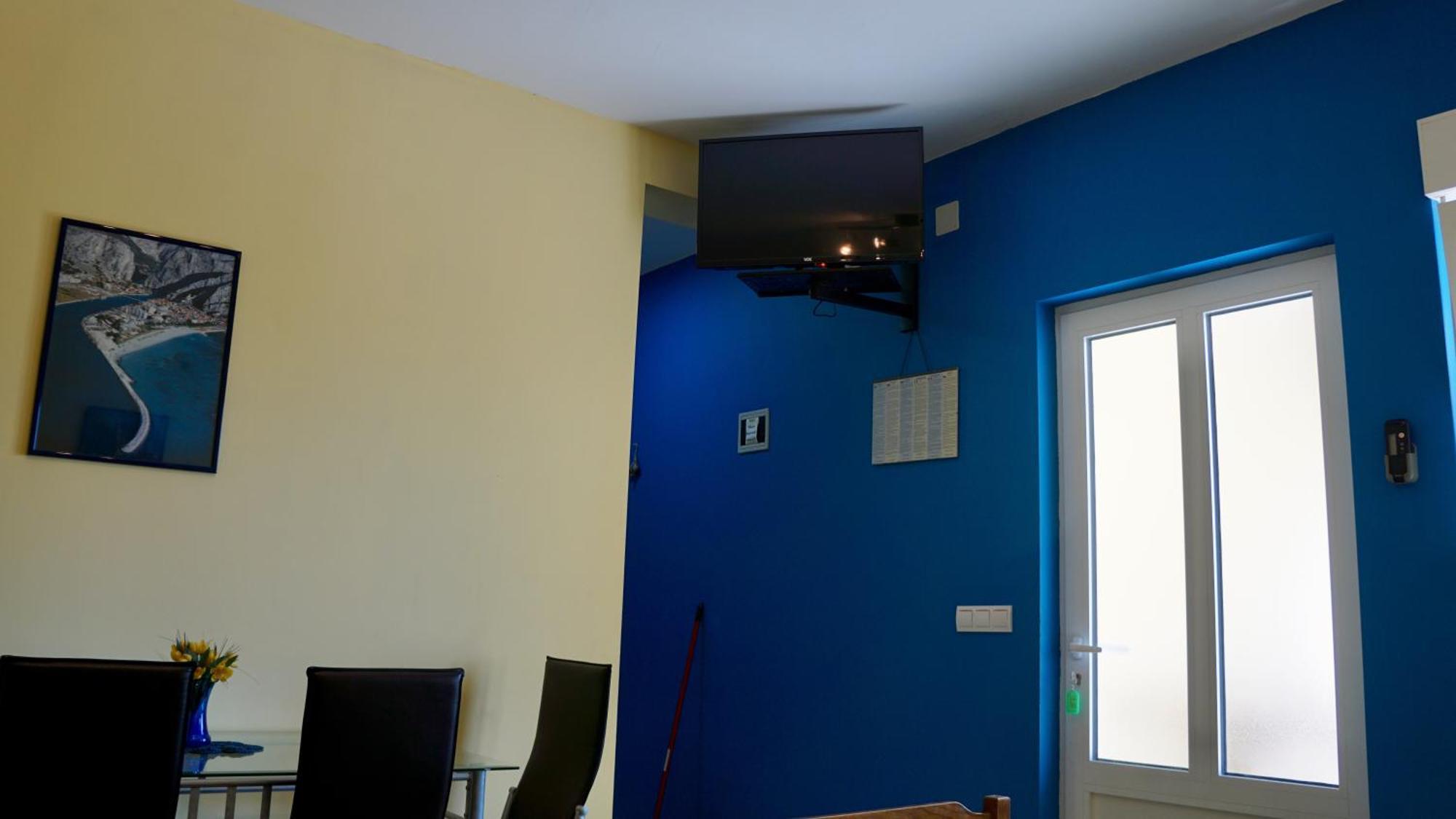 Apartments Niksa Kastelan Омиш Экстерьер фото
