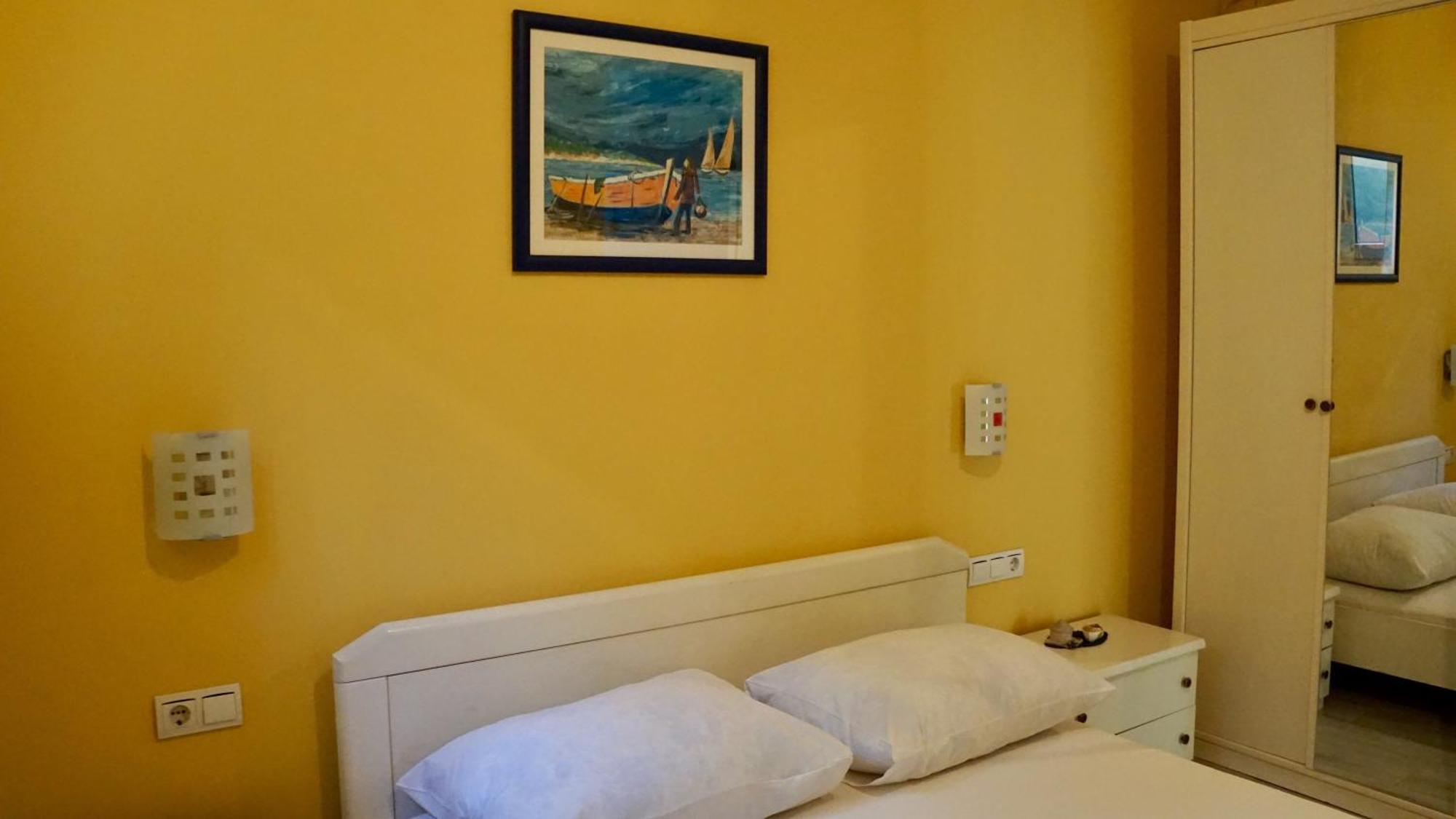Apartments Niksa Kastelan Омиш Экстерьер фото
