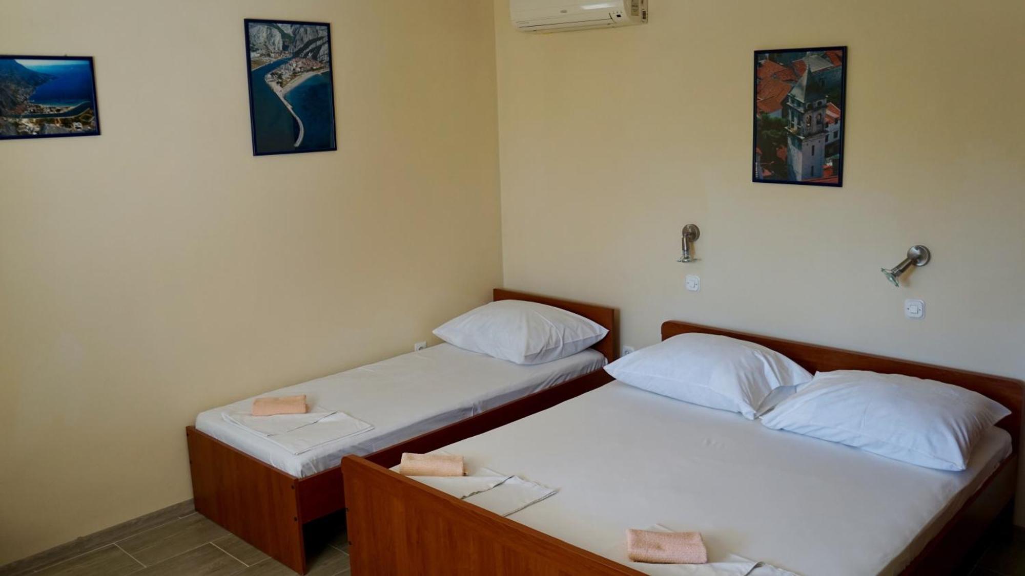 Apartments Niksa Kastelan Омиш Экстерьер фото