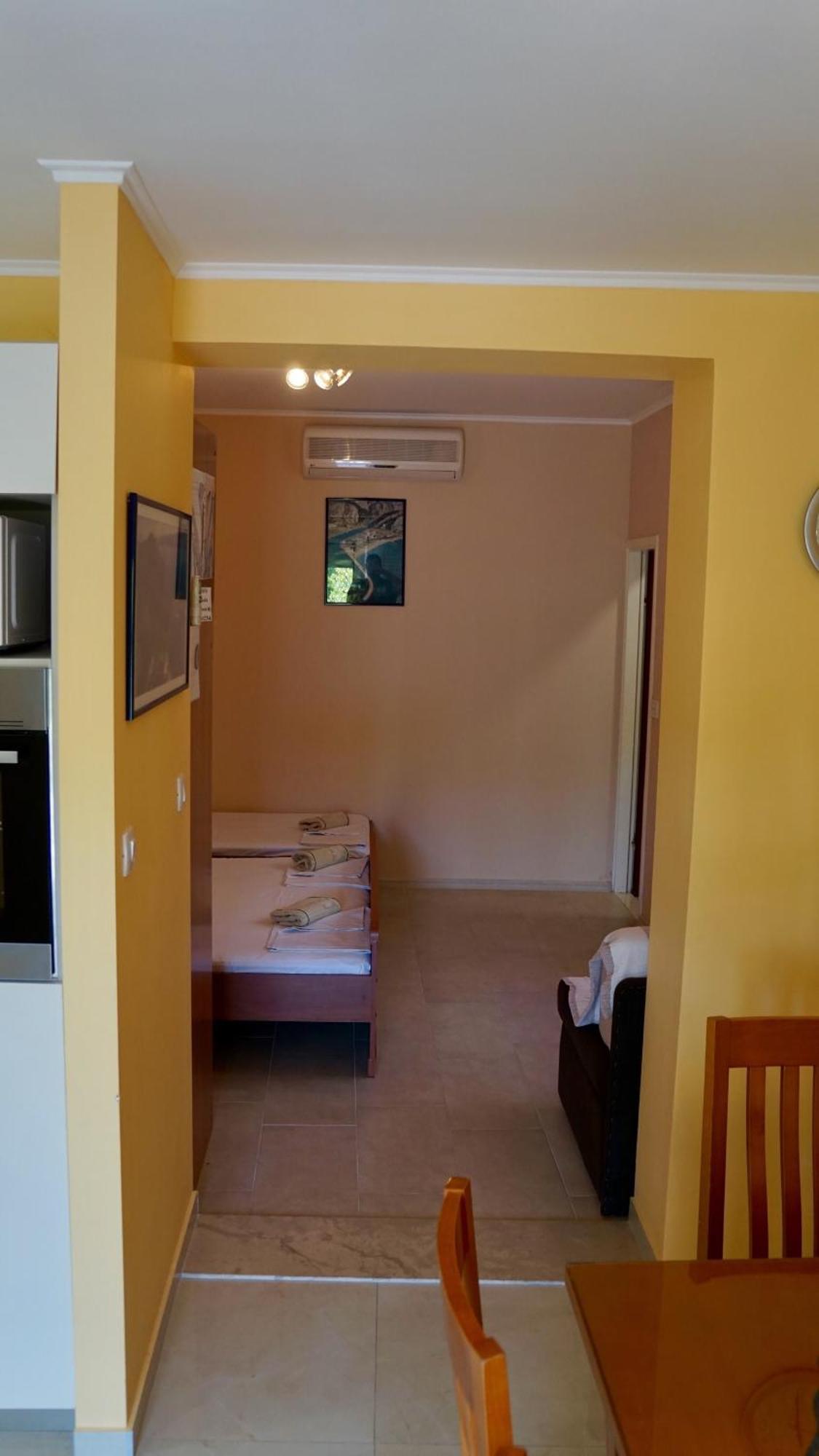 Apartments Niksa Kastelan Омиш Экстерьер фото