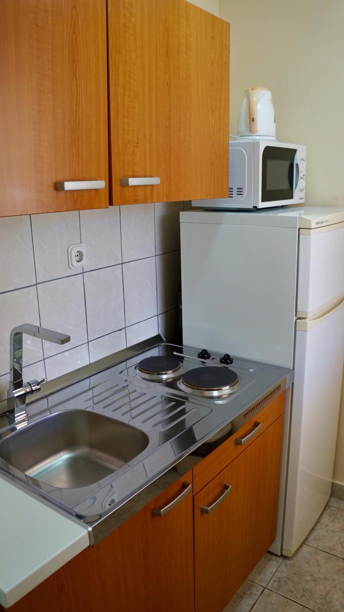 Apartments Niksa Kastelan Омиш Экстерьер фото