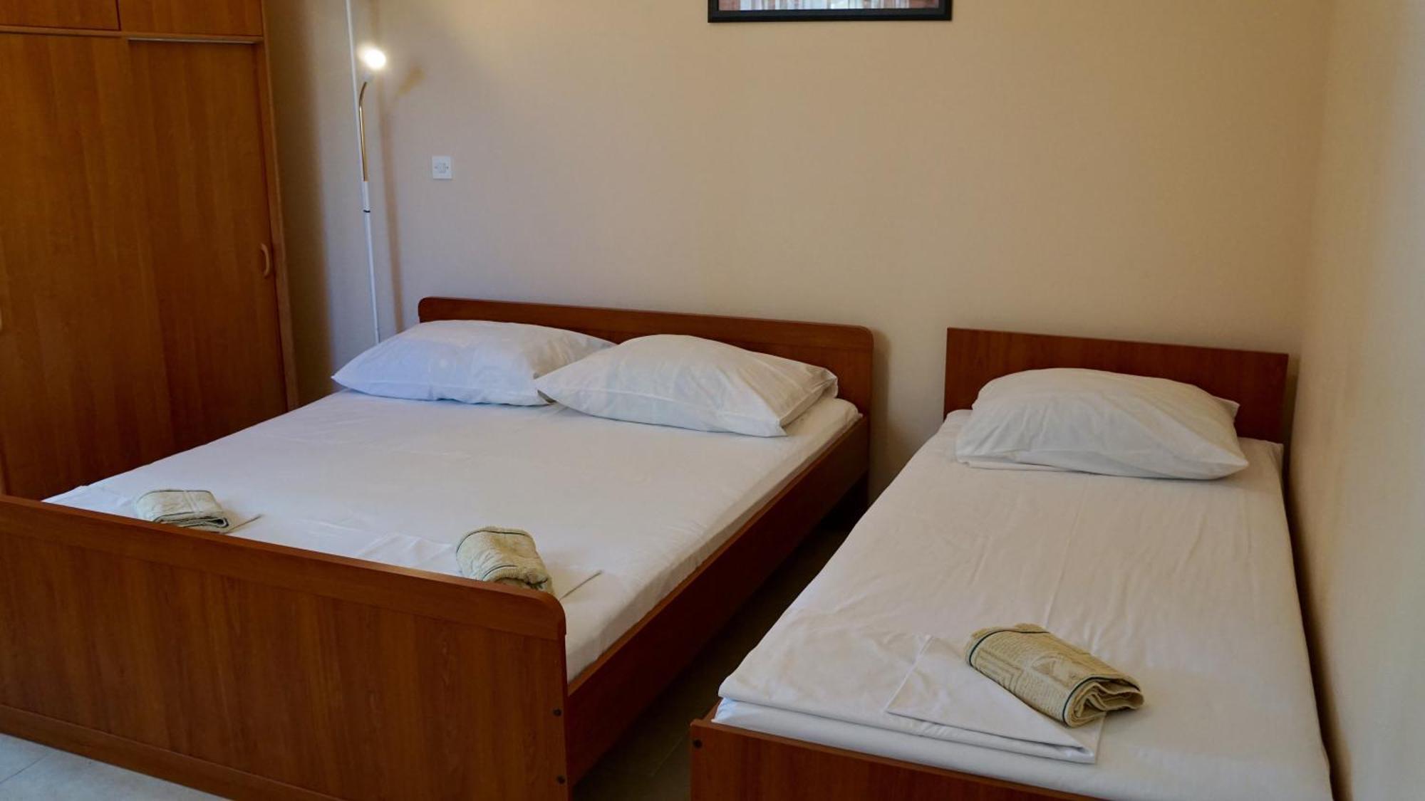Apartments Niksa Kastelan Омиш Экстерьер фото